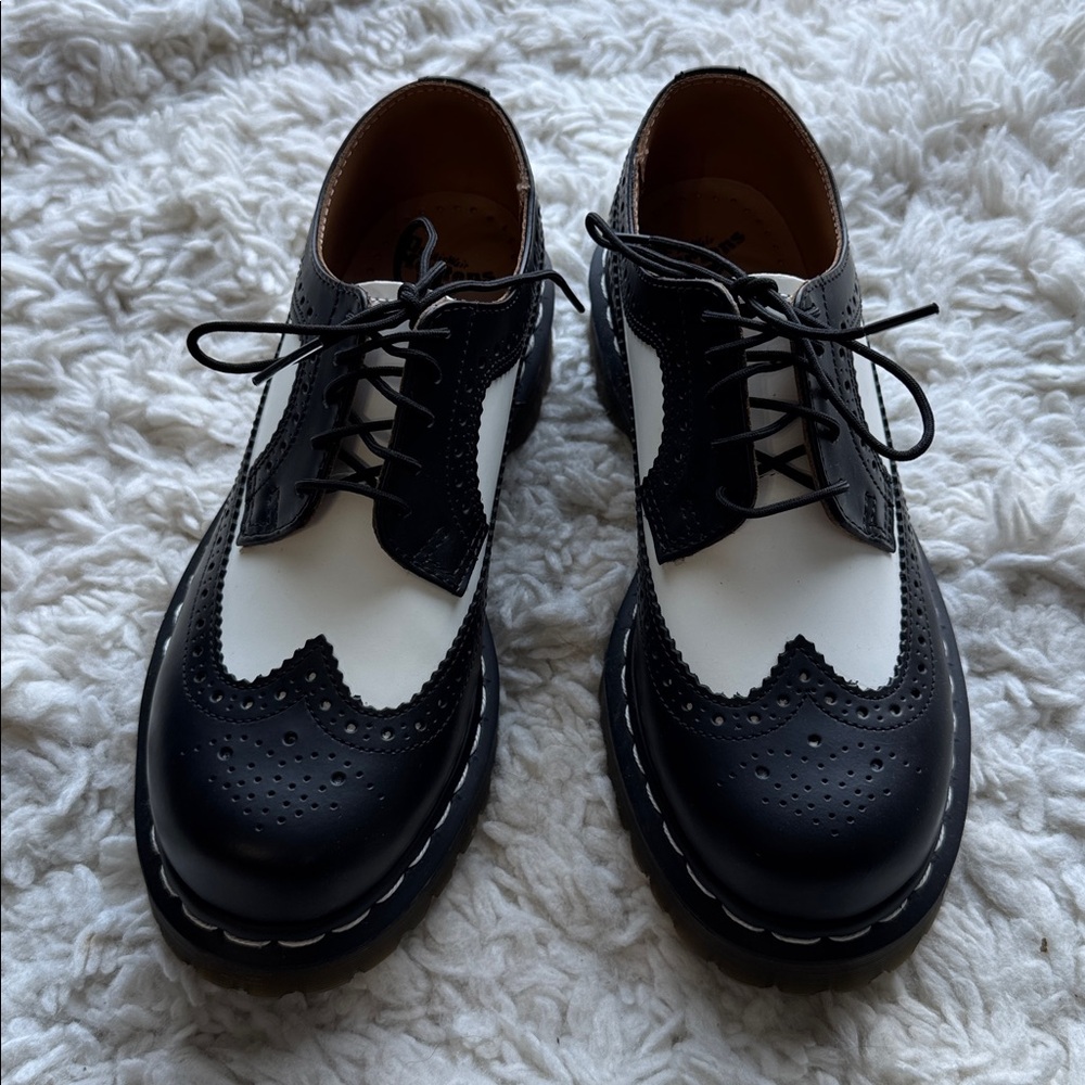 Dr Martens Bex Brogues - Picture 2 of 5